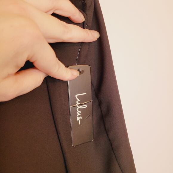 New Lulu's Womens Black Flowy Layered Vneck Camisole Top Size Small - Picture 4 of 11